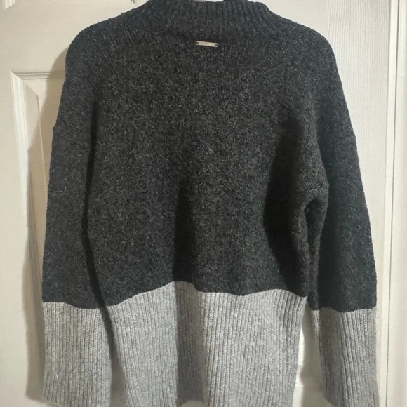 Michael Kors Colorblock Mock Neck Sweater Womens Medium Charcoal Grey Light Grey - Picture 3 of 4